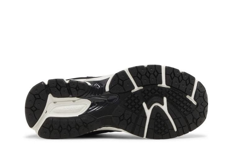 New Balance 2002R Big Kid Black Phantom
