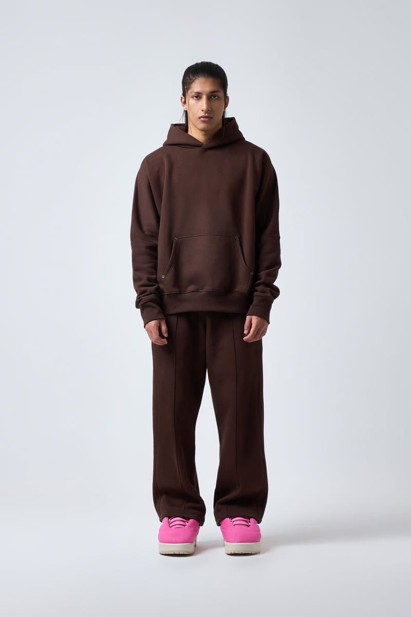 SIGNATURE HOODIE (BROWN)
