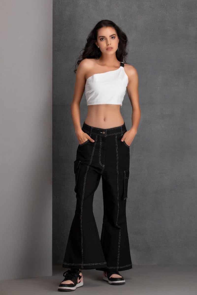 One shoulder buckle crop-top