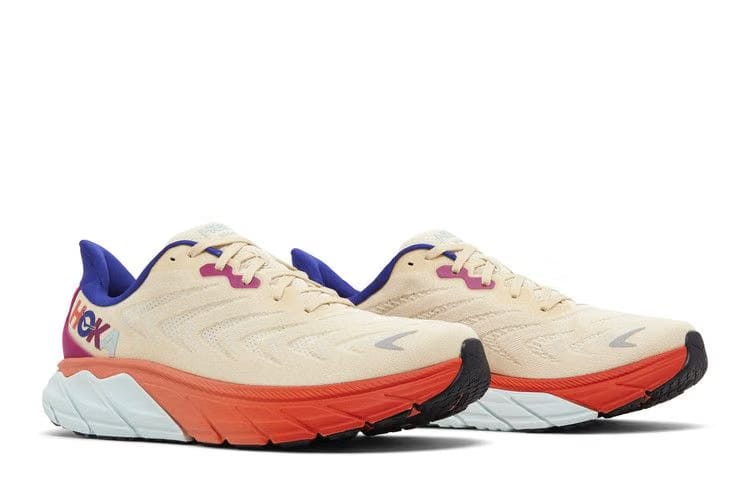 HOKA Arahi 6 Short Bread Fiesta