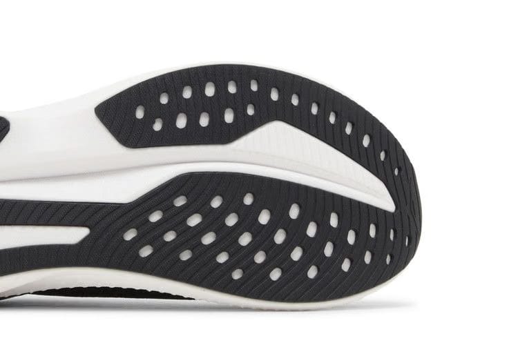 HOKA Mach 6 Wide Black White