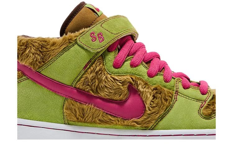 Nike SB Dunk Mid Mama Bear