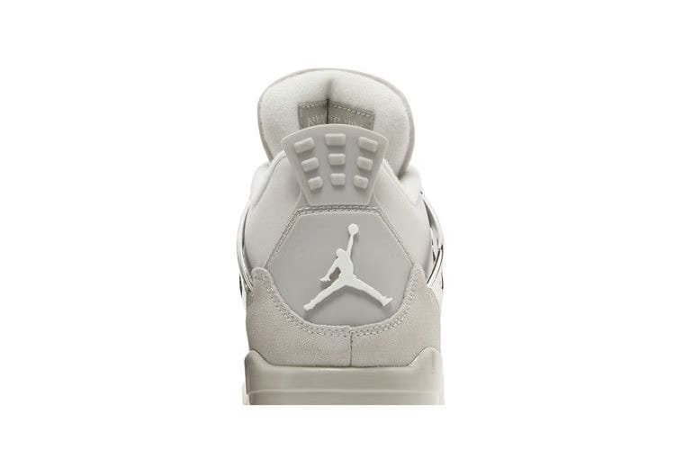 Air Jordan 4 Frozen Moments