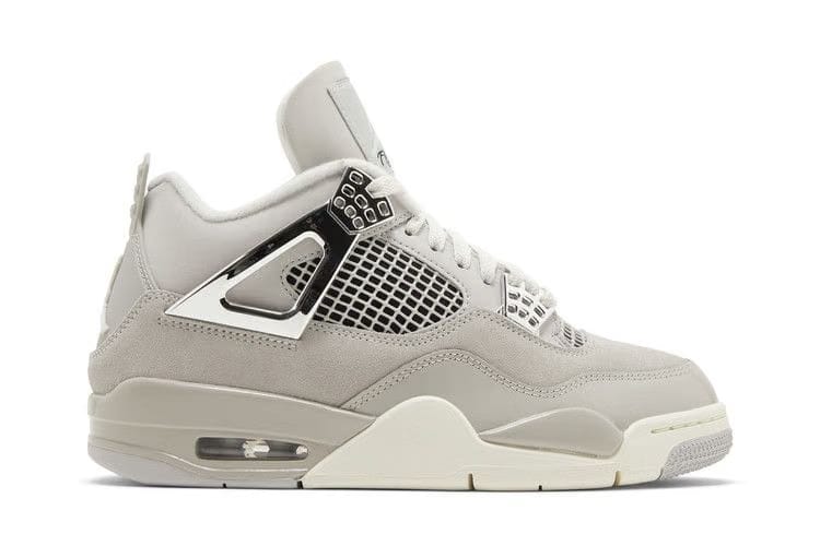 Air Jordan 4 Frozen Moments