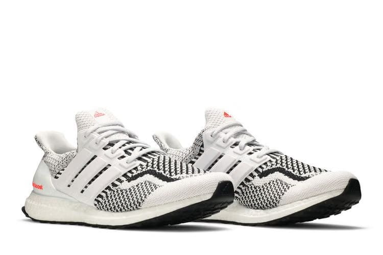 Adidas UltraBoost 5.0 DNA Zebra