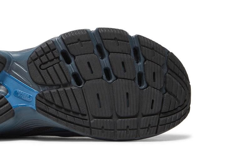 Adidas Orketro Carbon