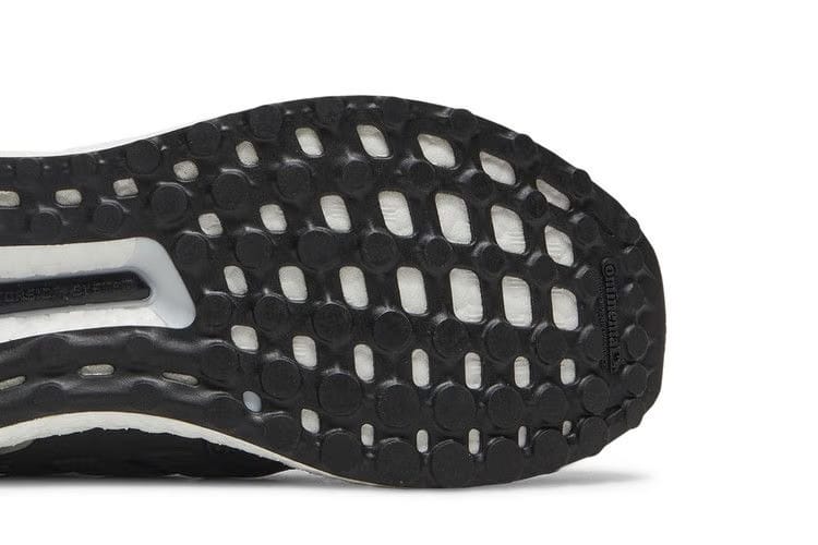 Adidas UltraBoost 4.0 DNA Black Silver Metallic
