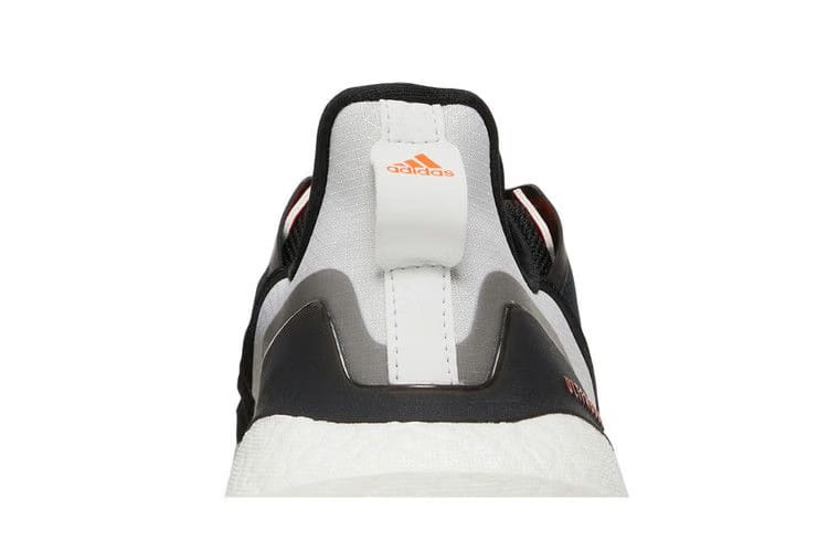 Adidas UltraBoost 22 GORE-TEX Dash Grey Impact Orange