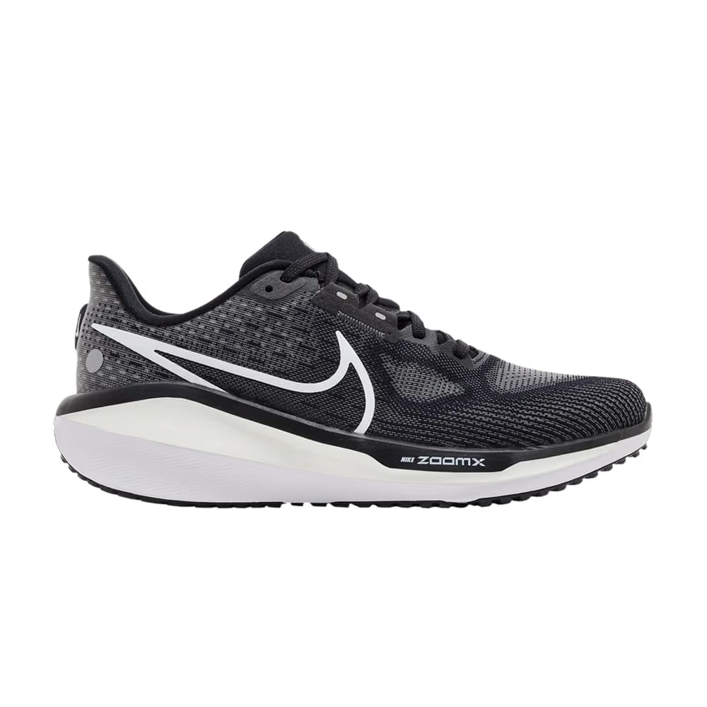 Vomero 17 Black White