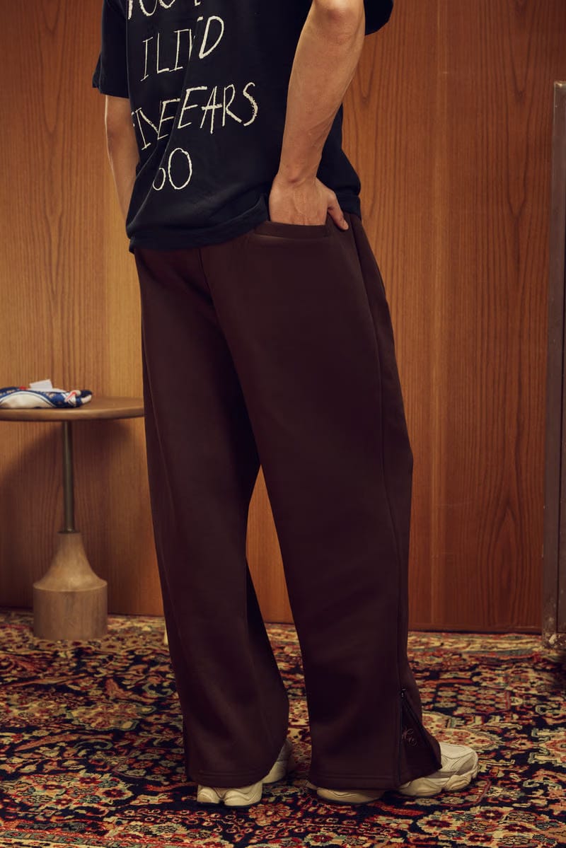 FLARED SWEATPANTS - MOCHA