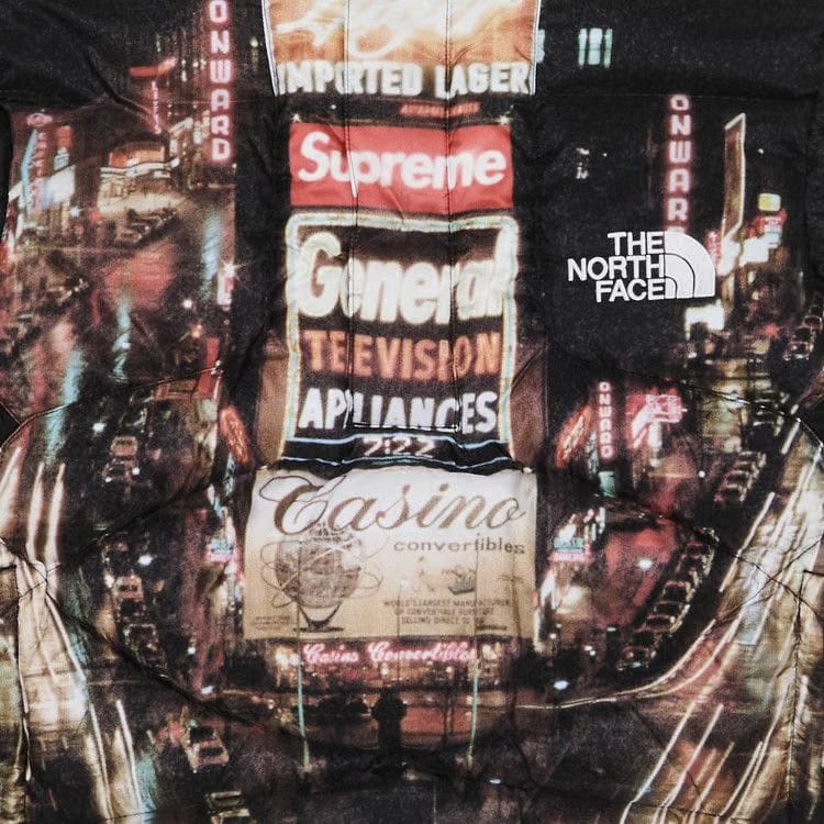 Supreme x The North Face 800-Fill Half Zip Hooded Pullover Times Square