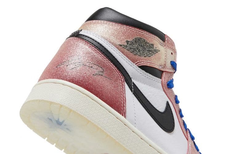 Trophy Room x Air Jordan 1 Retro High OG SP Chicago Friends Family (blue laces)