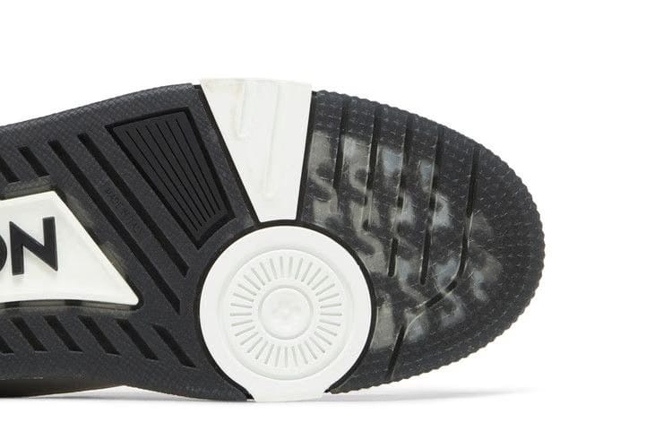 Louis Vuitton Trainer White Black