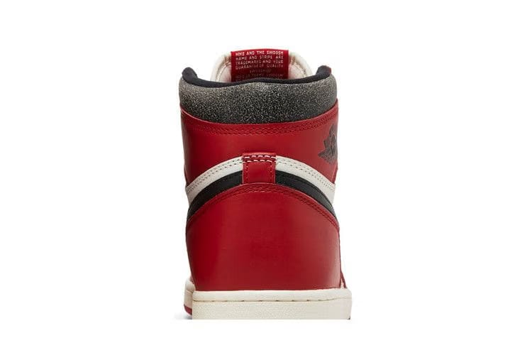Air Jordan 1 Retro High OG Chicago Lost Found