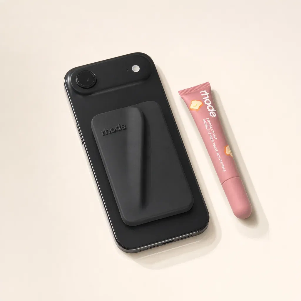 snap-on lip case Lip holder with MagSafe