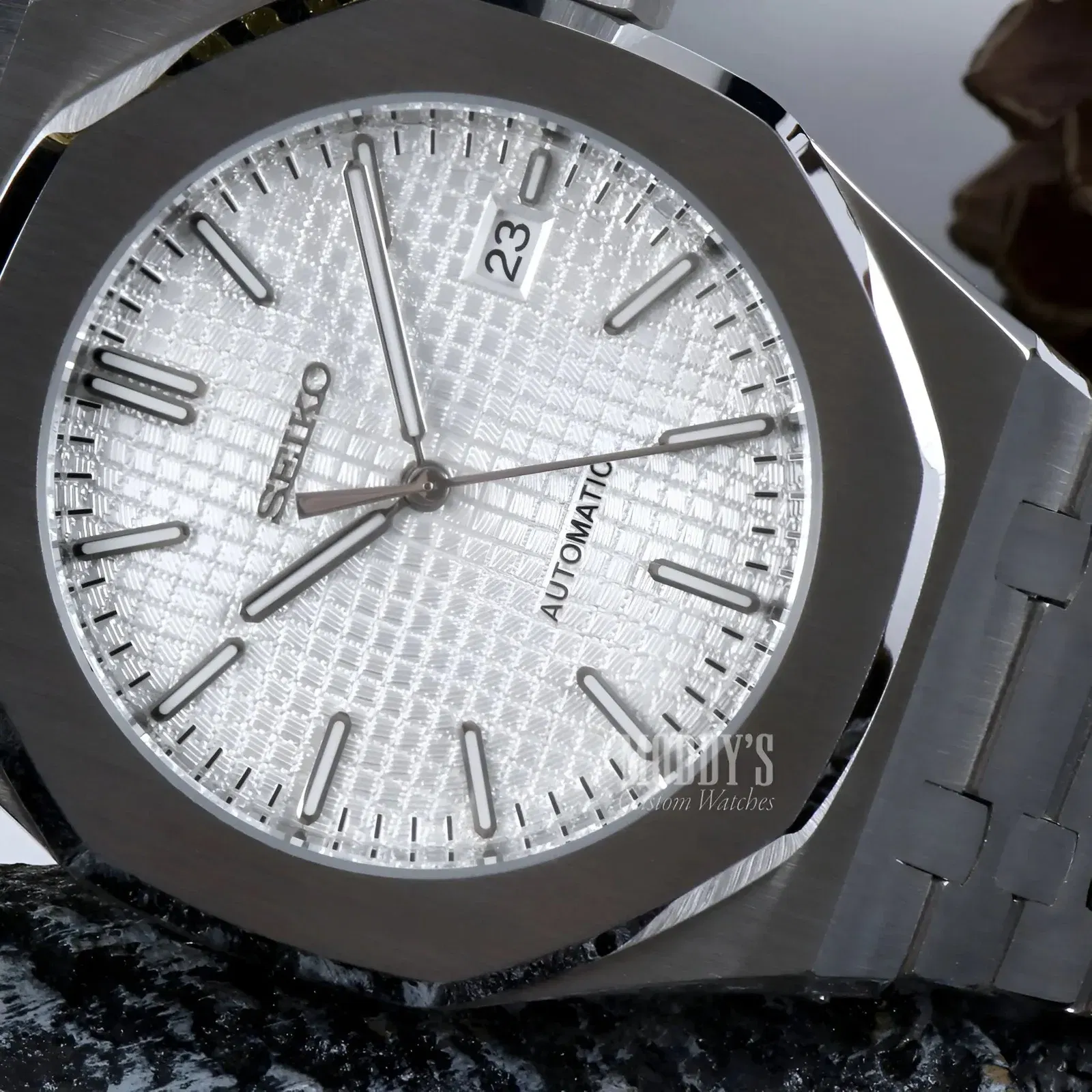 Royal Seikoak White