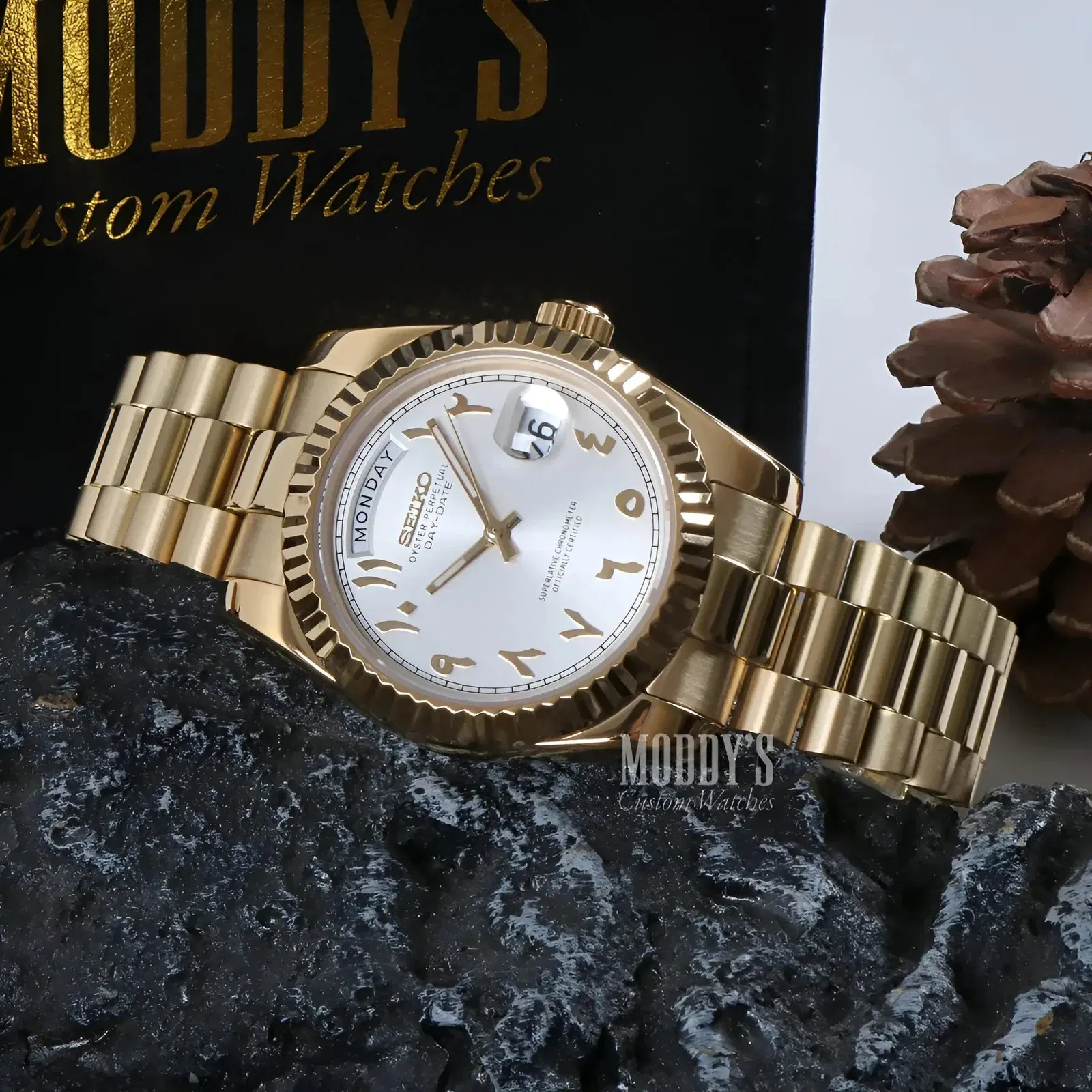 Seikojust Daydate Yellow Gold - White Arabic