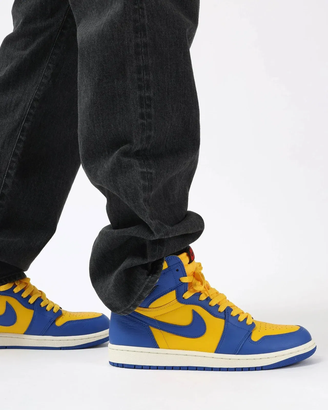 Air Jordan 1 High Varsity Maize Sale