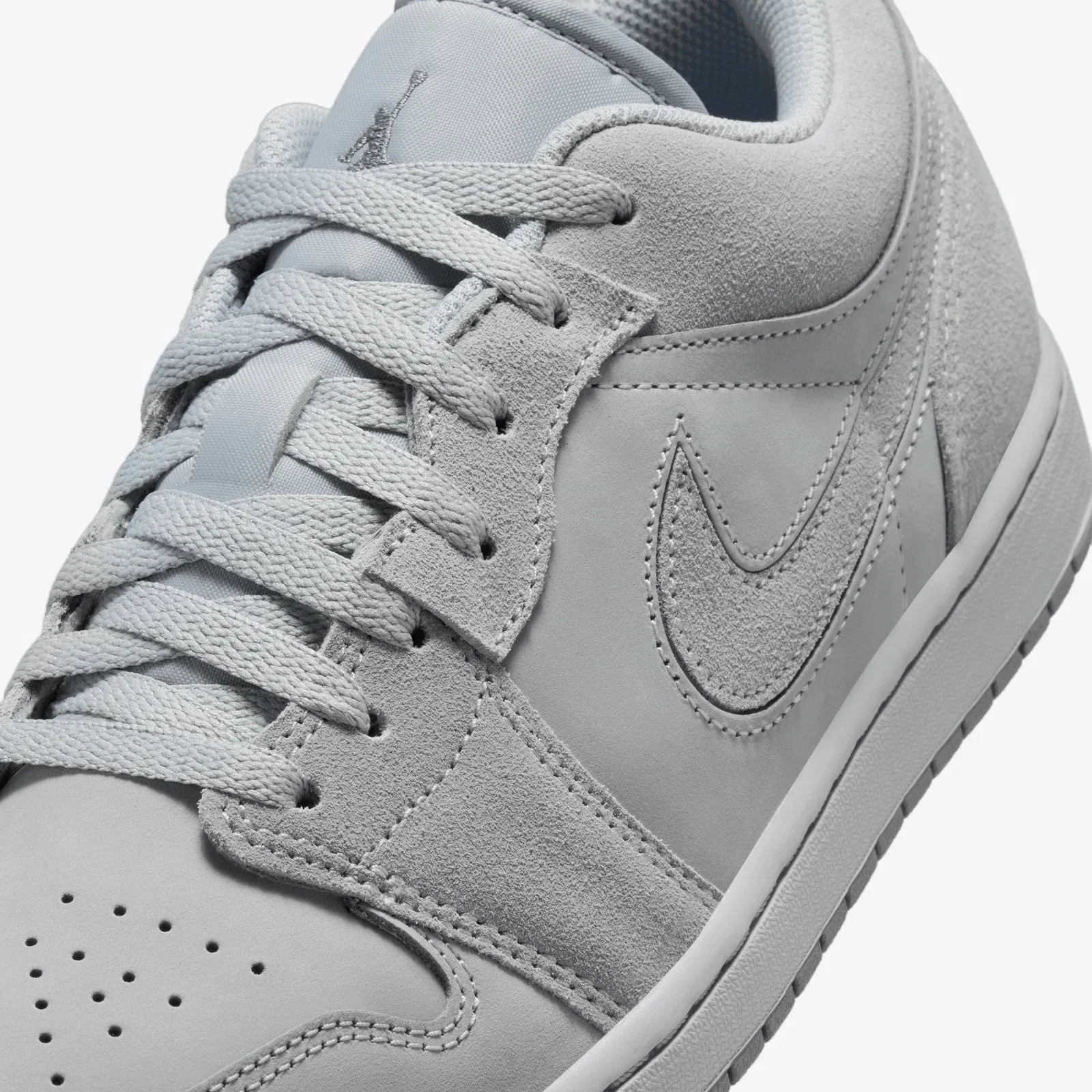 NIKE AIR JORDAN 1 LOW SE CRAFT { WOLF GREY/WOLF GREY-SMOKE GREY