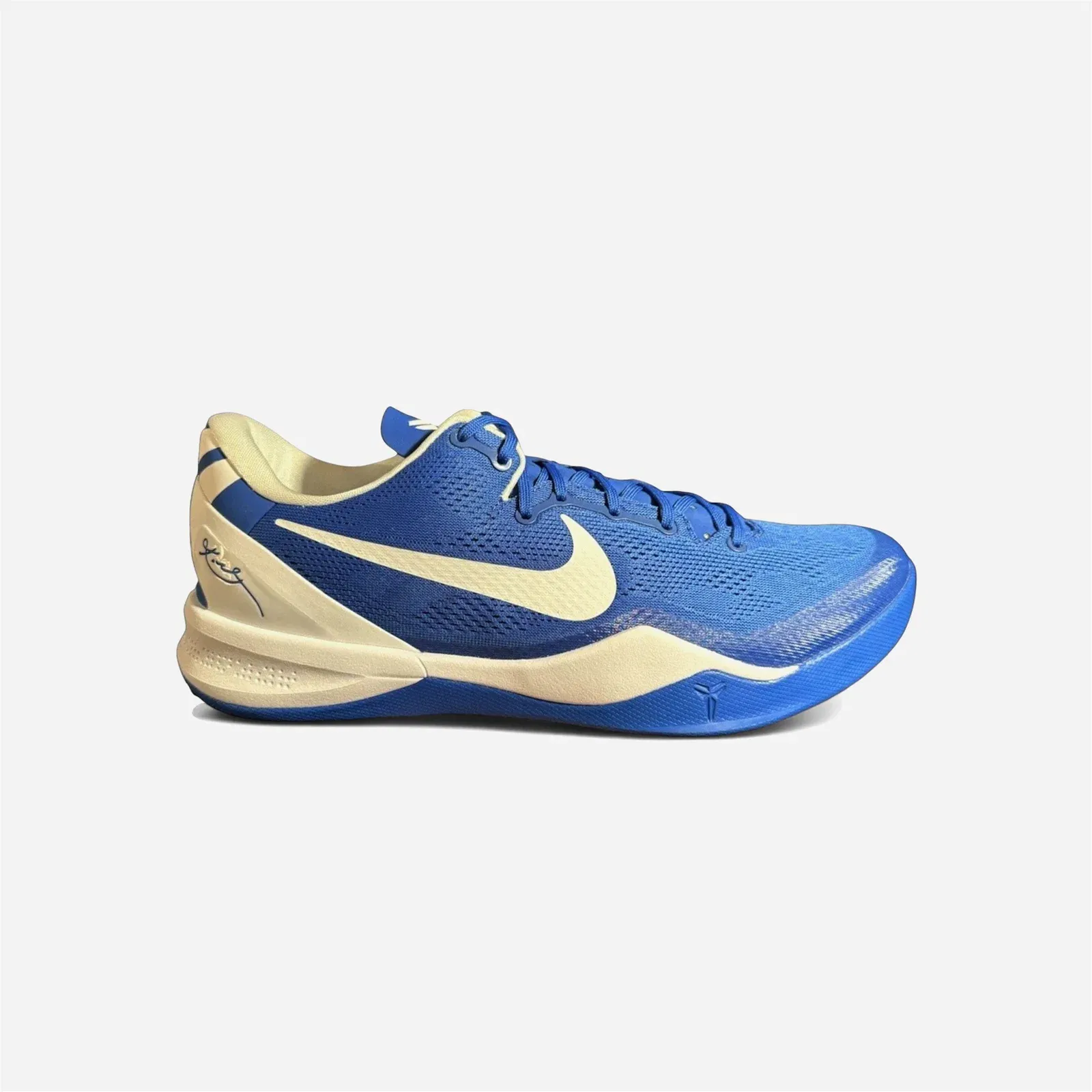 Nike Kobe 8 Protro Kentucky Wildcats Away PE