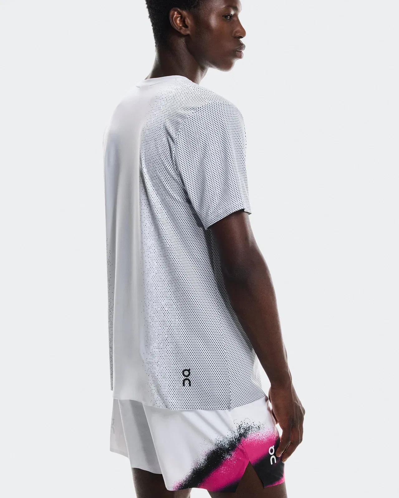 On Court-T White Dim