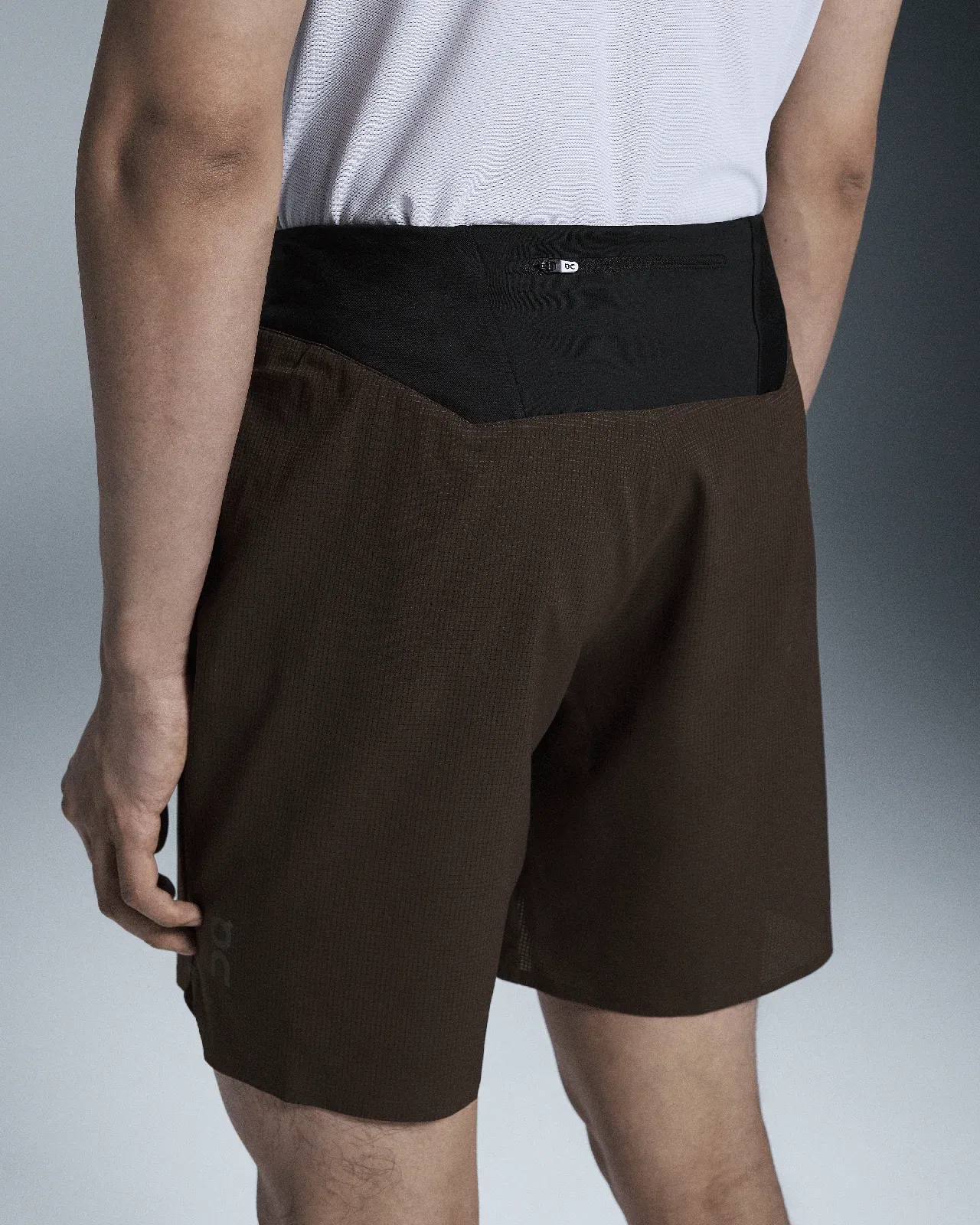 On Lightweight Shorts Ox Black