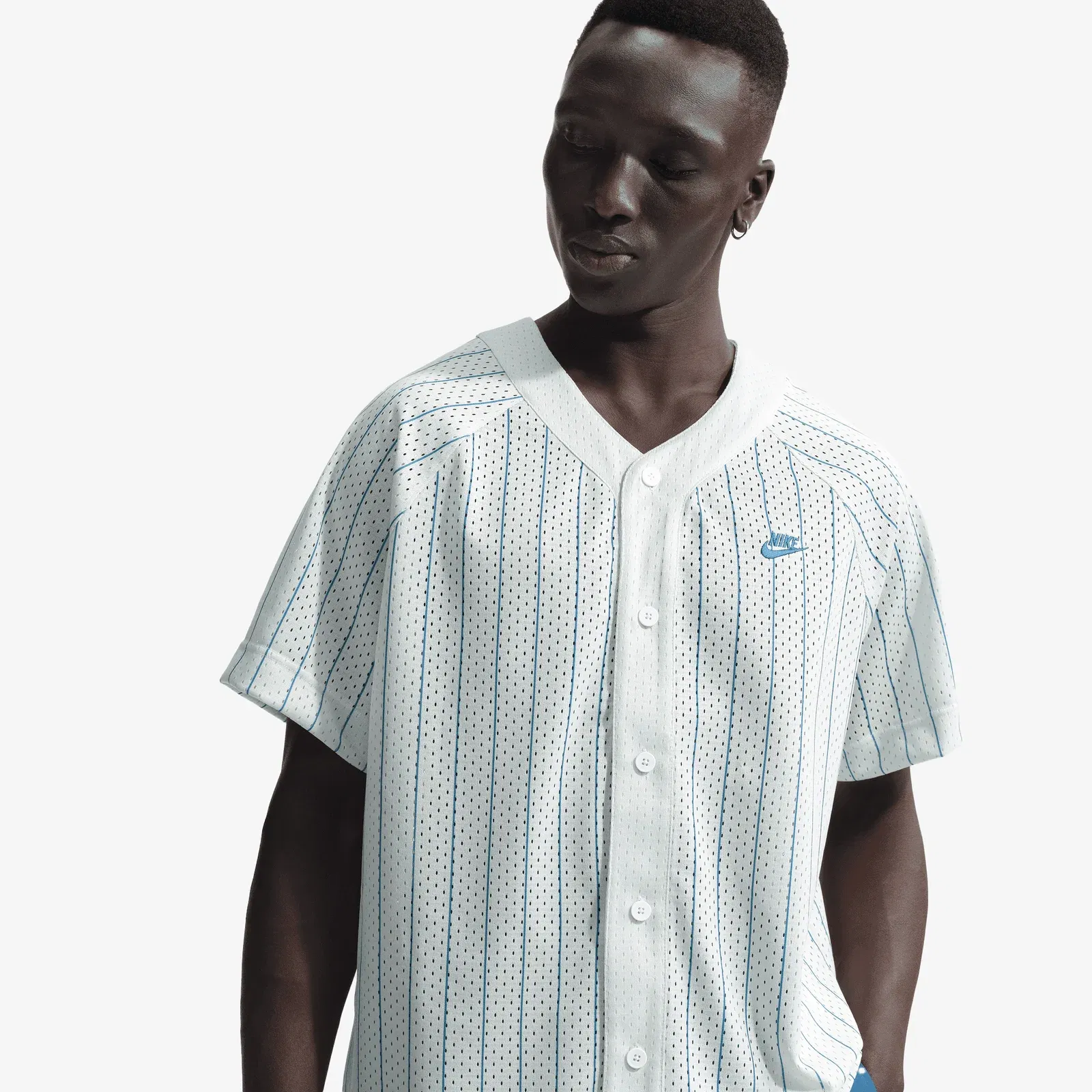 Nike SPORTWEAR CLUB { PHOTON DUST/COURT BLUE