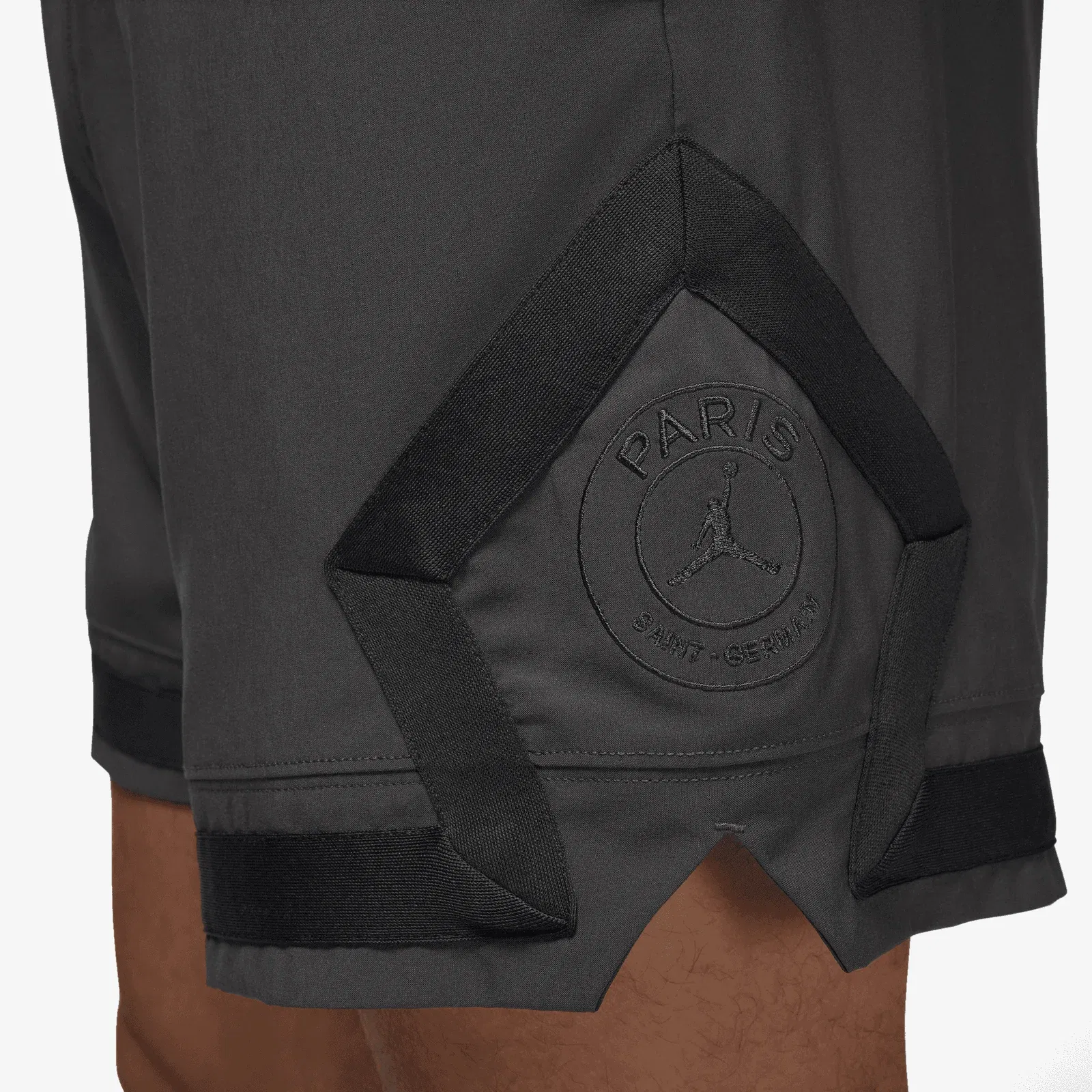 JORDAN M J PSG DMND SHORT { ANTHRACITE/OFF NOIR/OFF NOIR