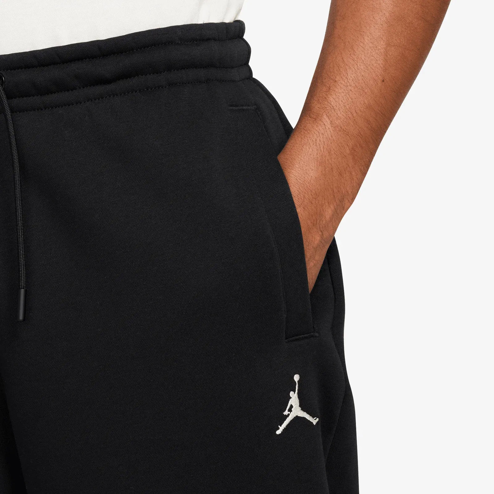 NIKE BROOKLYN FLEECE { BLACK/SAIL