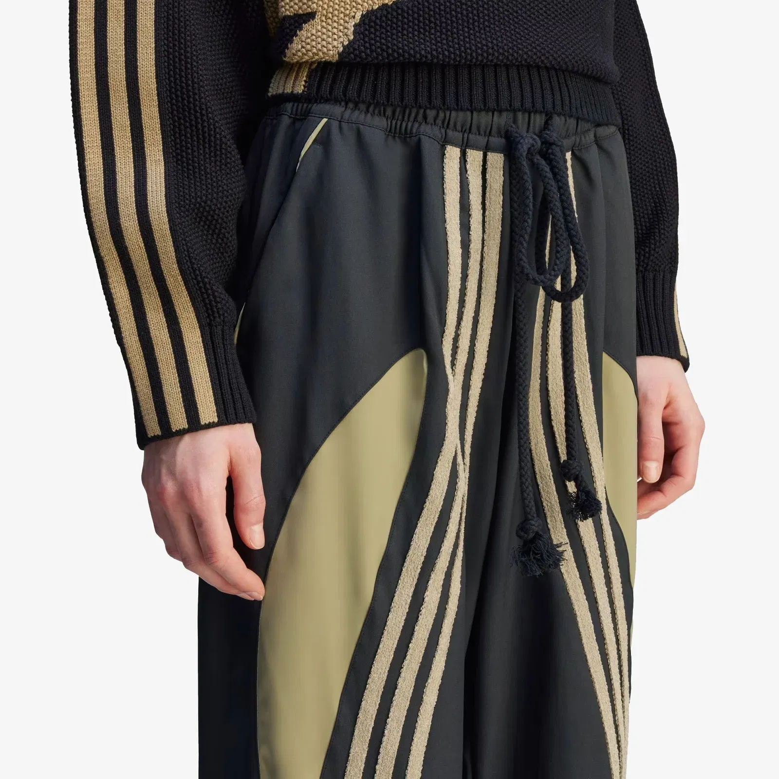 Adidas Originals SONG FOR THE MUTE SPRING WOVEN PANTS { BLACK