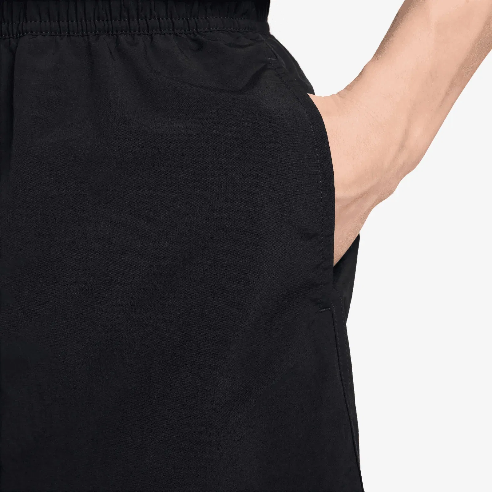 Nike CLUB FLEECE FLOW SHORTS { BLACK/WHITE