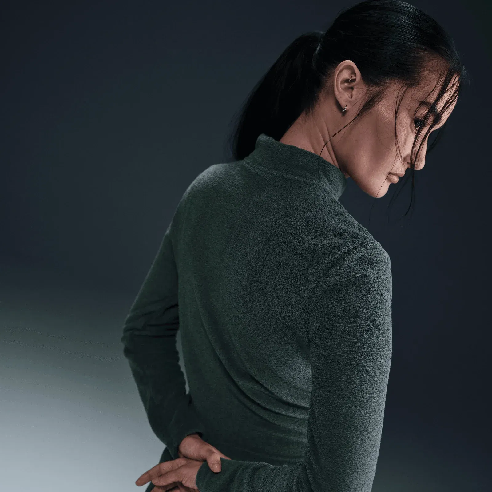 NIKE SLIM LONG-SLEEVE COZY FLEECE 1/2-ZIP TOP { VINTAGE GREEN/BICOASTAL