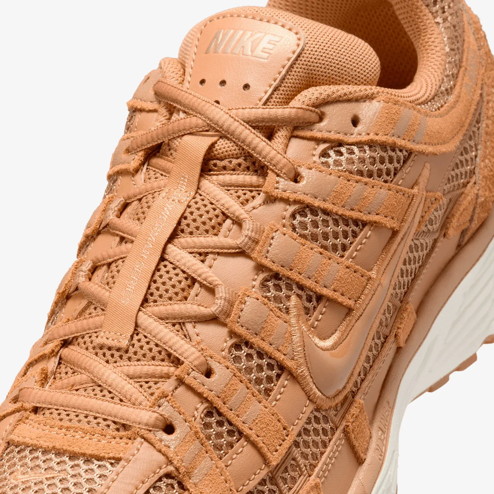 NIKE P-6000 { FLAX/FLAX-METALLIC GOLD-SAIL