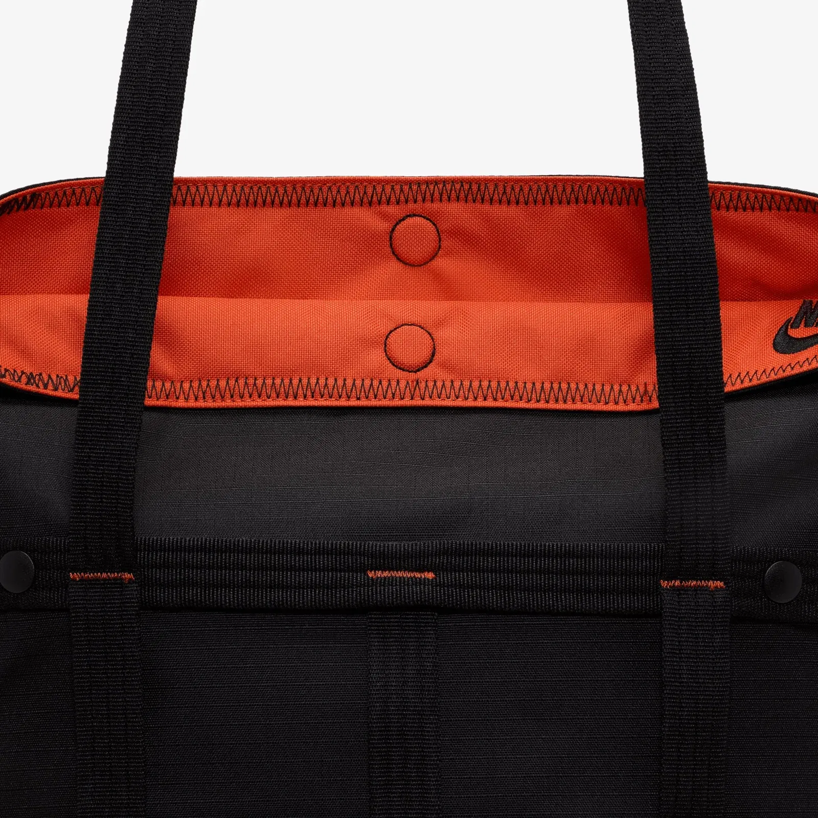 NIKE SPORTSWEAR CARGO TOTE (12L) { BLACK/BLACK/ORANGE