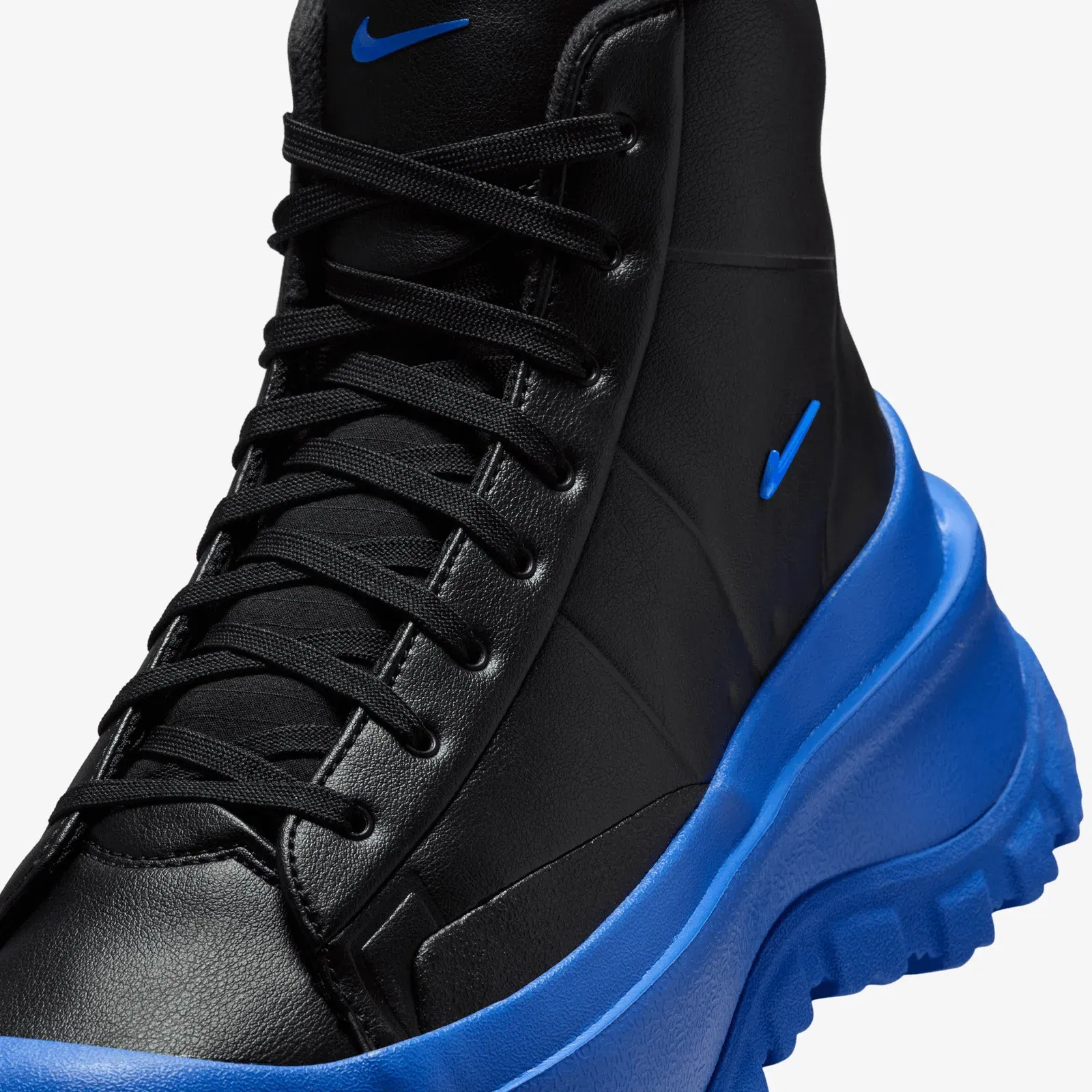 NIKE BLAZER ROAM MID { BLACK/RACER BLUE