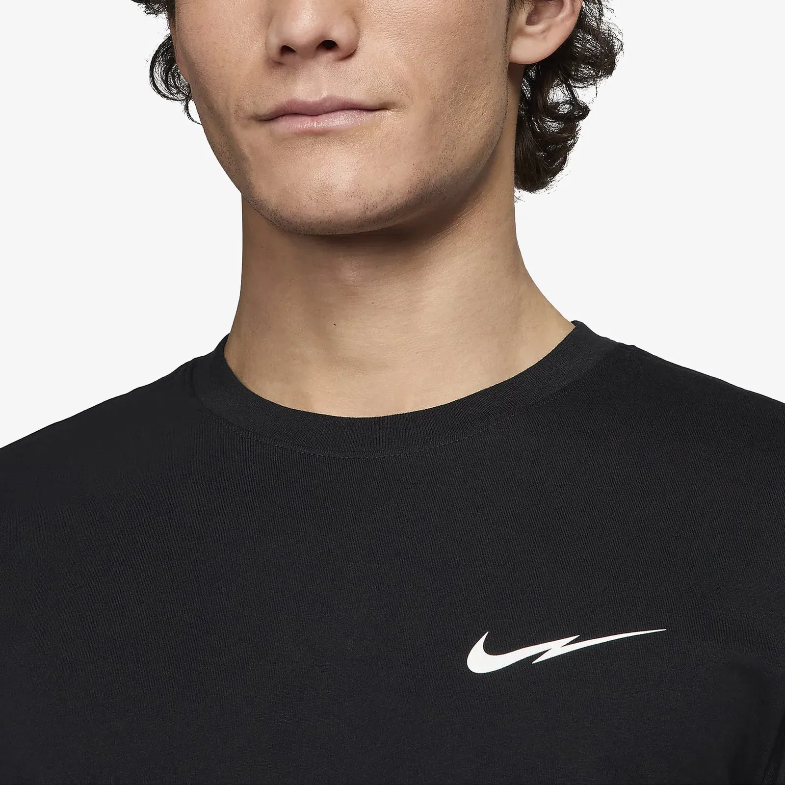 NIKE SPORTSWEAR T-SHIRT { BLACK