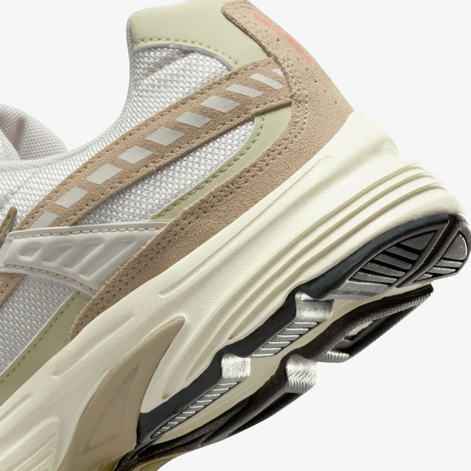NIKE INTIATOR { LIGHT BONE/CARGO KHAKI-LIMESTONE