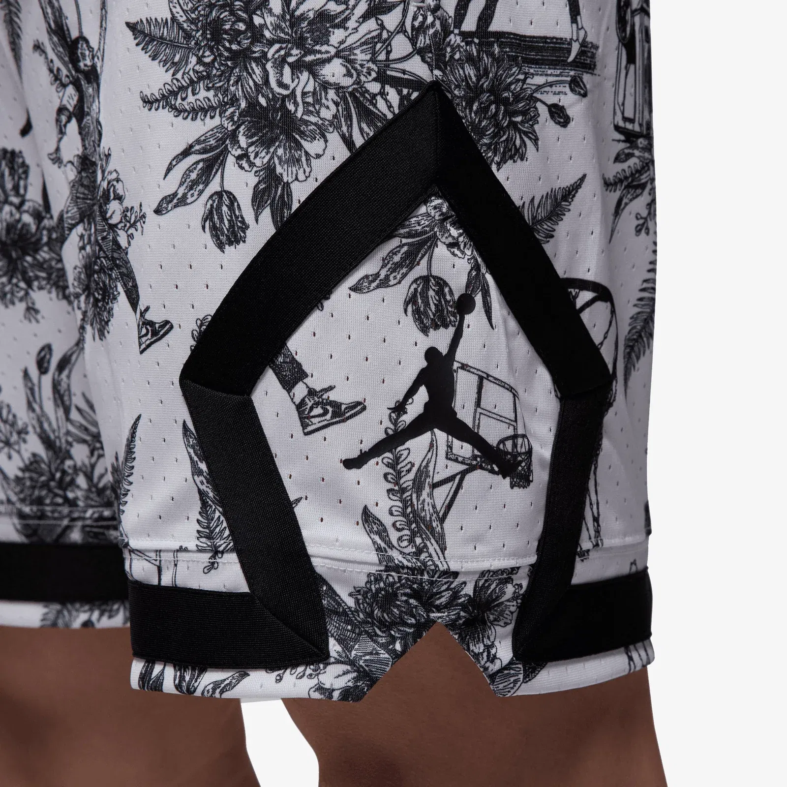 JORDAN SPORT DRI-FIT PRINTED DIAMOND SHORTS { WHITE/BLACK/BLACK