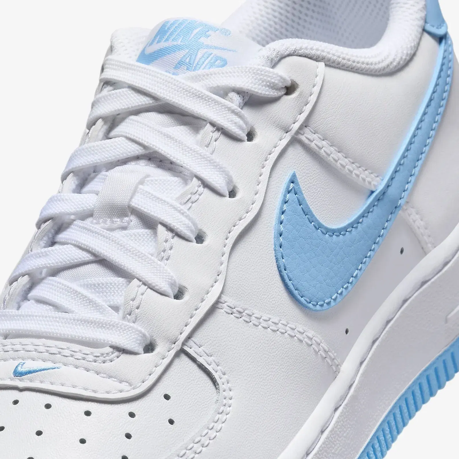 Nike AIR FORCE 1 (GS) { WHITE/AQUARIUS BLUE-WHITE