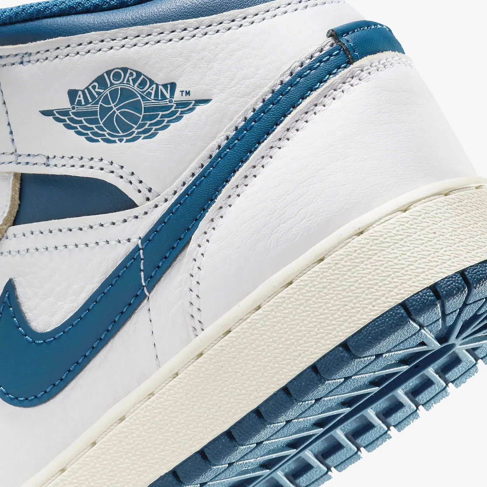 Jordan AIR JORDAN 1 MID SE (GS) { WHITE/INDUSTRIAL BLUE-SAIL
