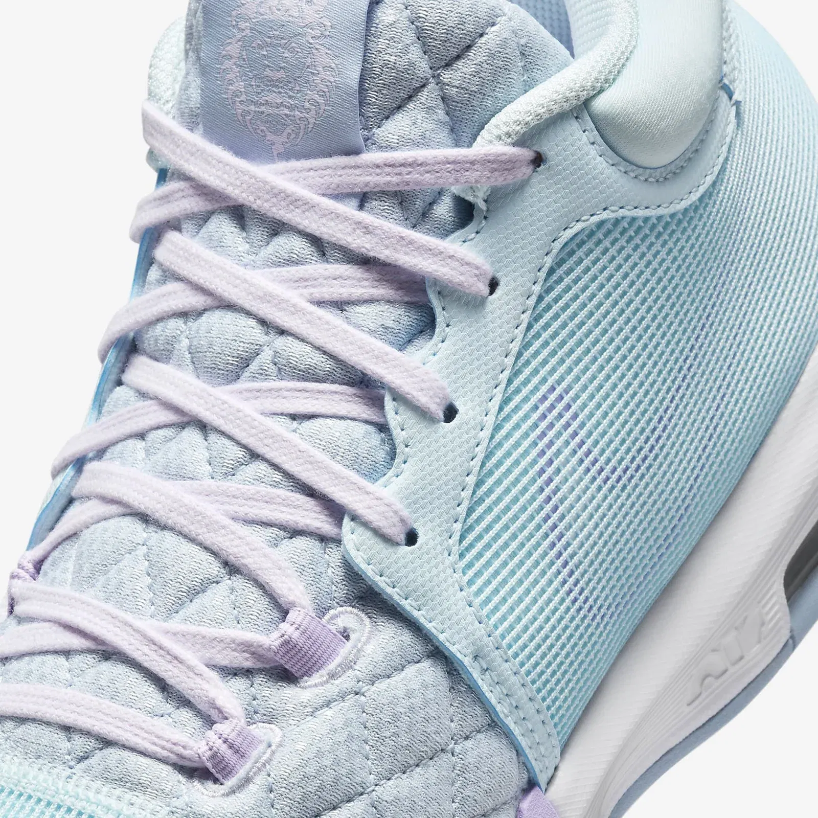 Nike LEBRON WITNESS 8 EP { GLACIER BLUE/WHITE-LT ARMORY BLUE