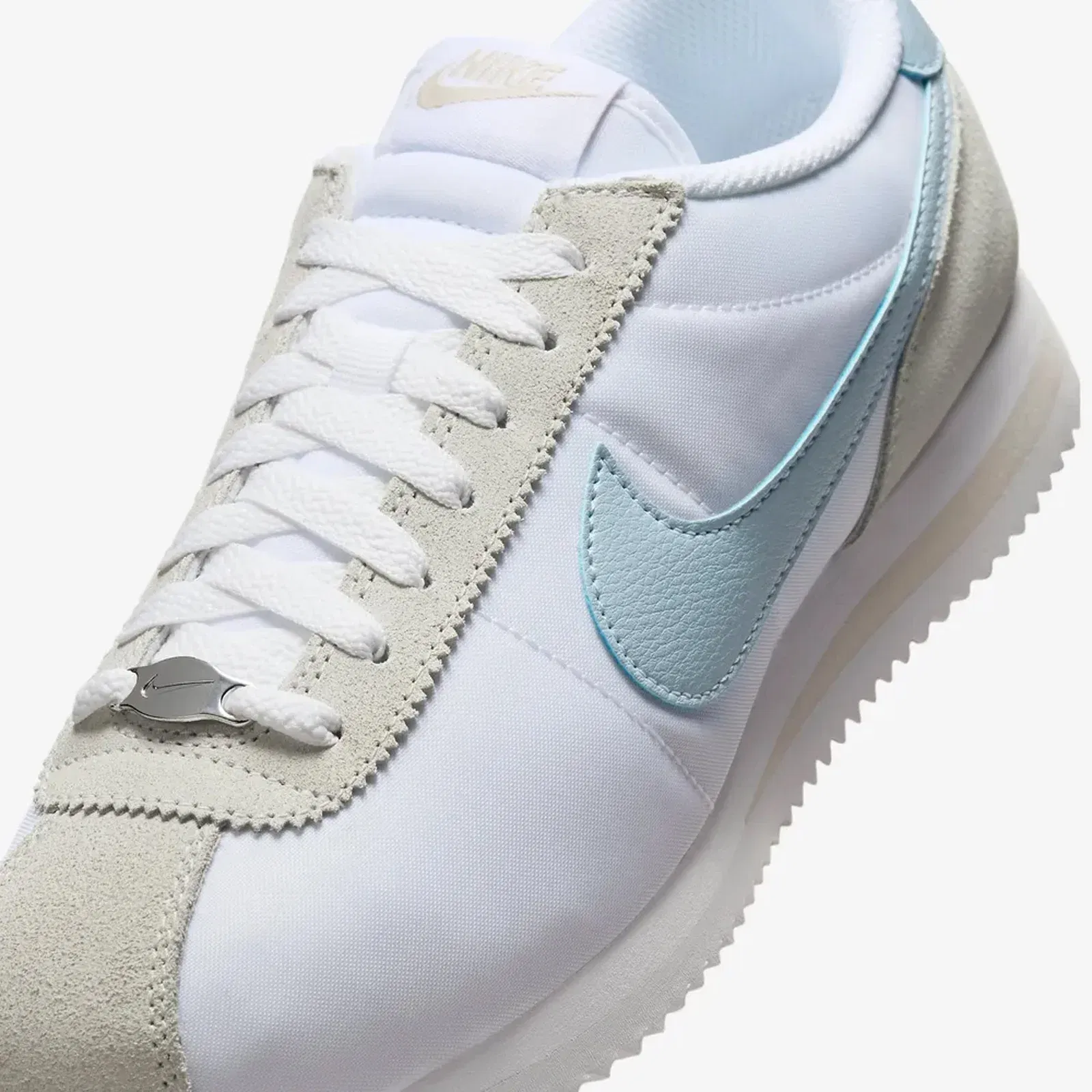 Nike CORTEZ { WHITE/LT ARMORY BLUE-LT OREWOOD BRN