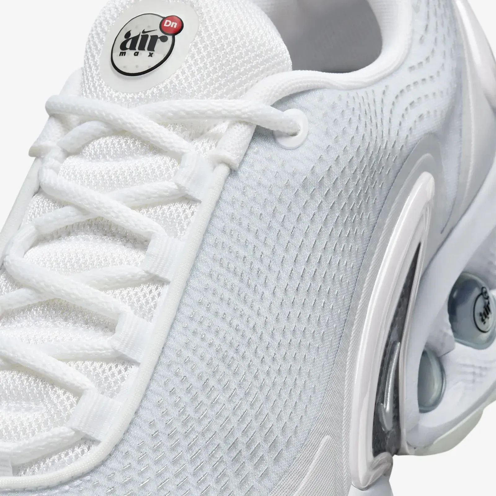 Nike AIR MAX DN { WHITE/METALLIC SILVER-PURE PLATINUM