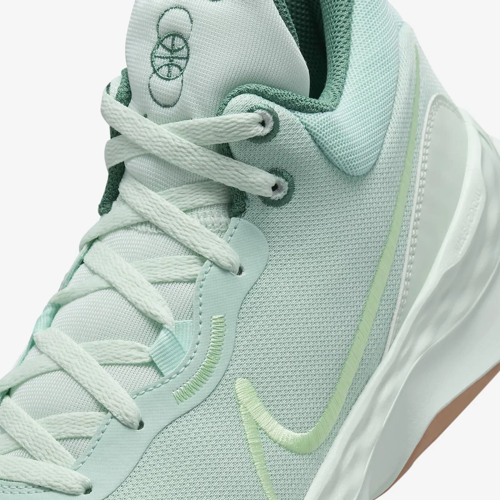 Nike ELEVATE 3 { BARELY GREEN/VAPOR GREEN-JADE ICE