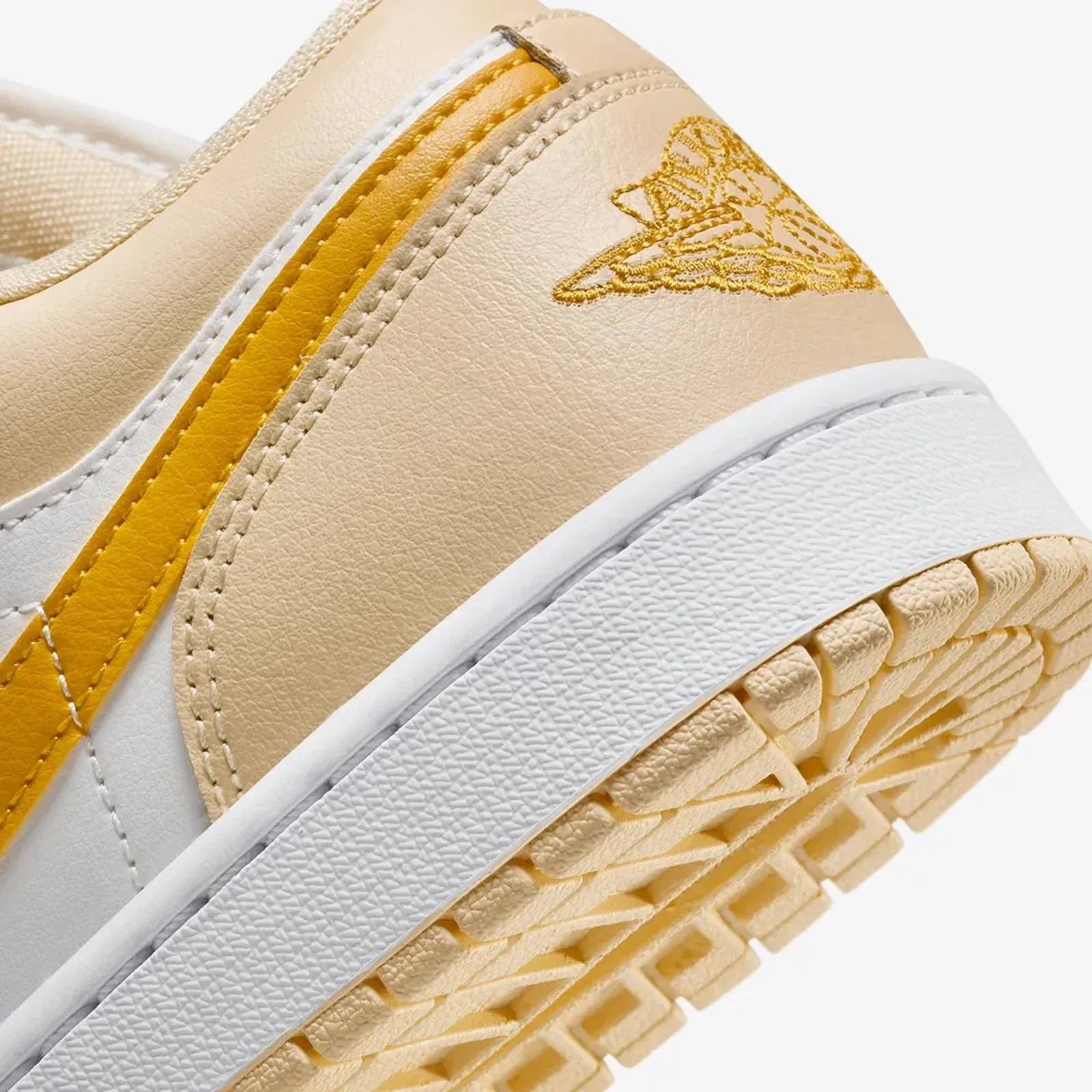 Jordan AIR JORDAN 1 LOW { SAIL/YELLOW OCHRE-PALE VANILLA-WHITE
