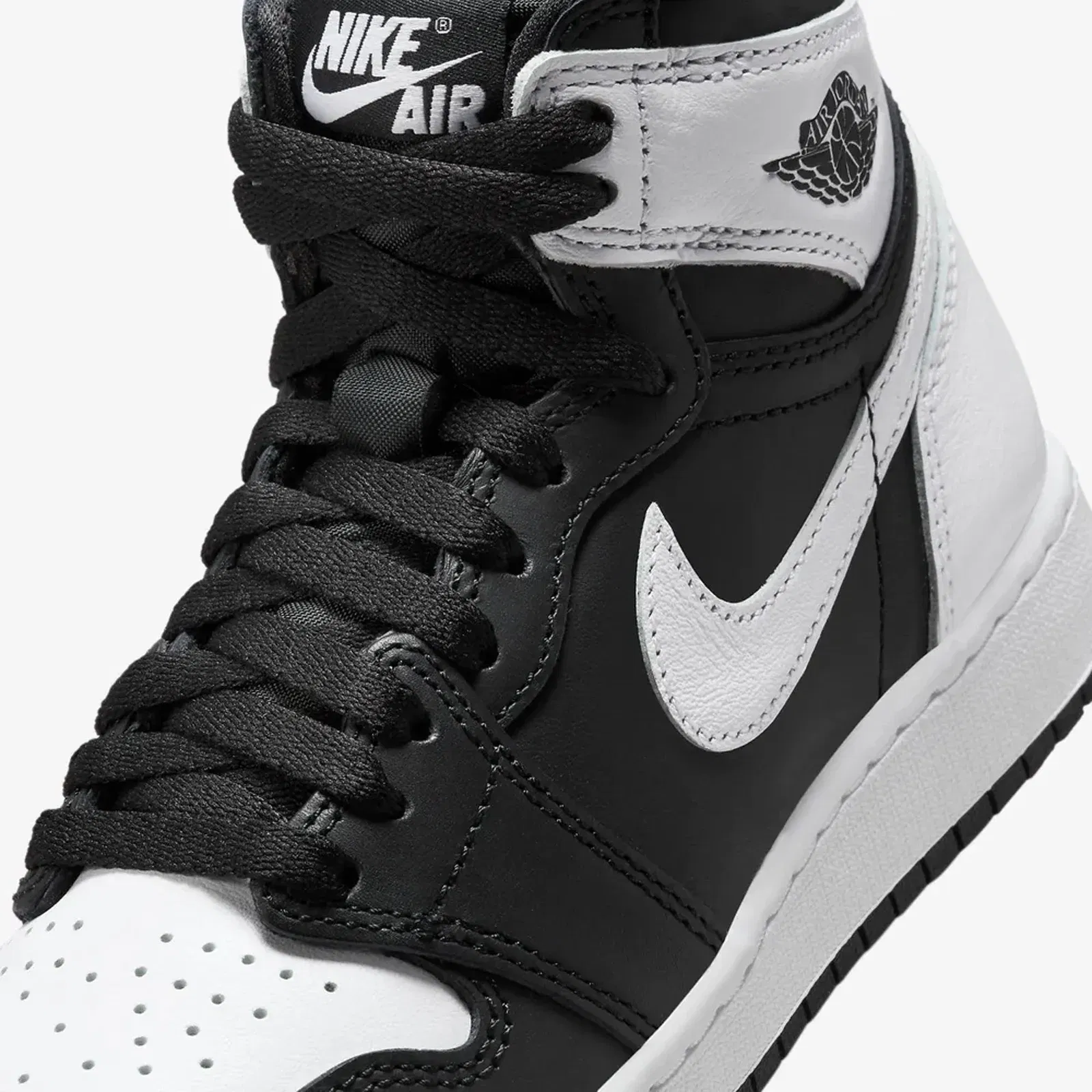 Jordan AIR JORDAN 1 HIGH OG (GS) { BLACK/WHITE-WHITE