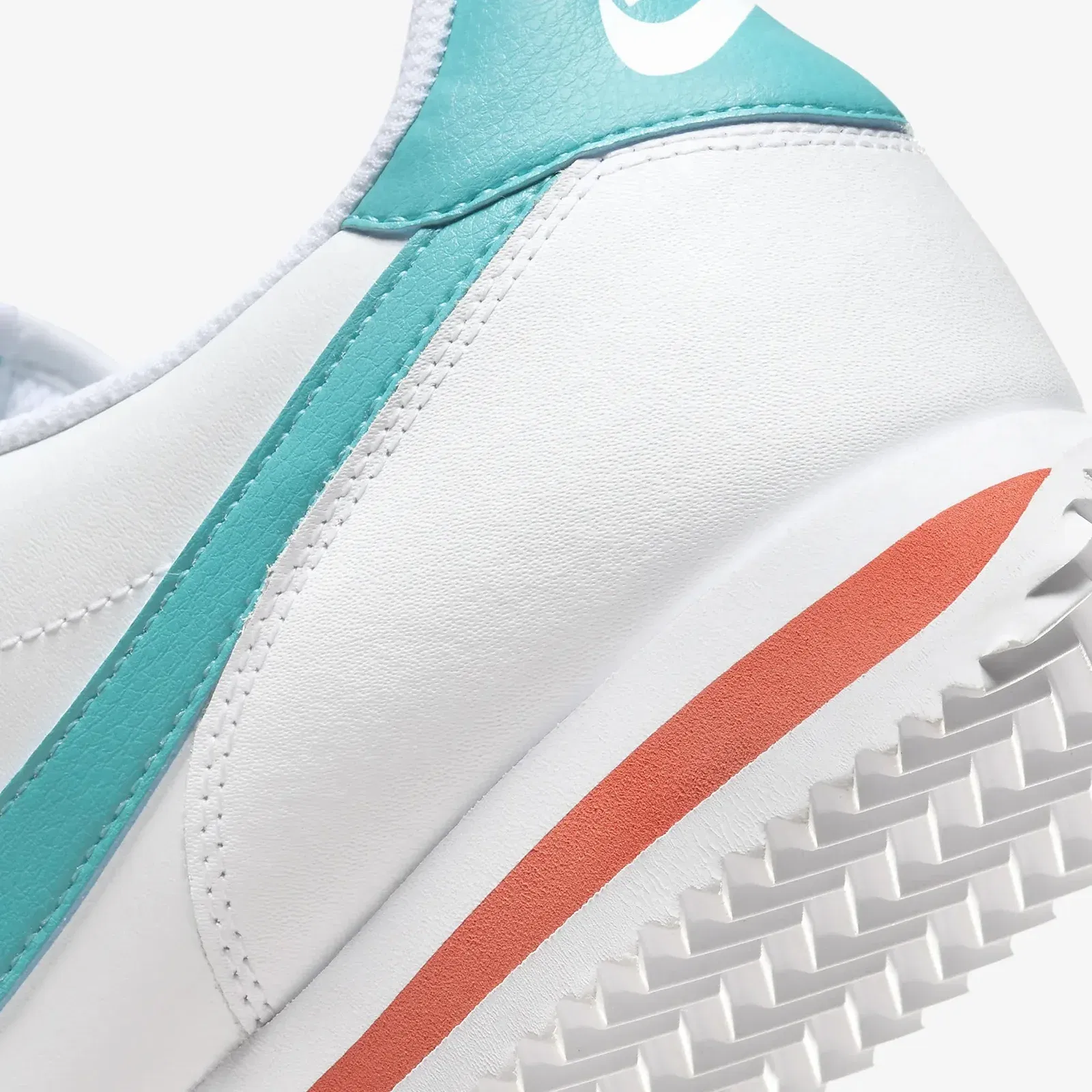 Nike CORTEZ { WHITE/DUSTY CACTUS-COSMIC CLAY