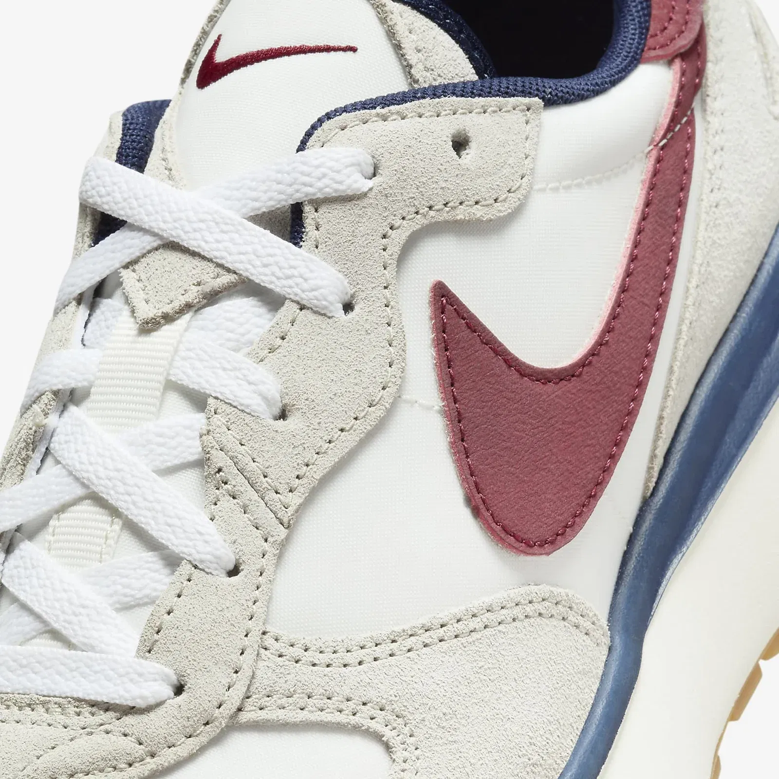Nike PHOENIX WAFFLE { LIGHT BONE/TEAM RED-SAIL-MIDNIGHT NAVY