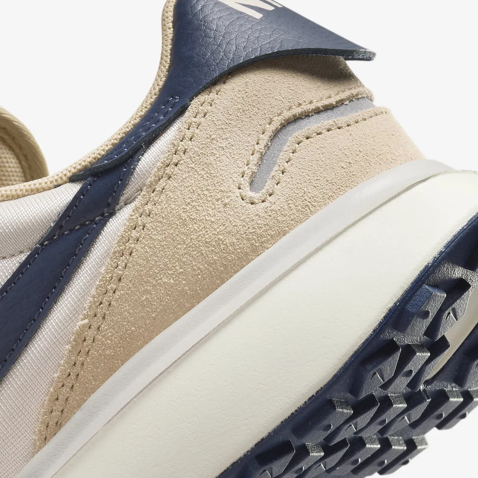 Nike PHOENIX WAFFLE { LT OREWOOD BRN/MIDNIGHT NAVY-TEAM GOLD
