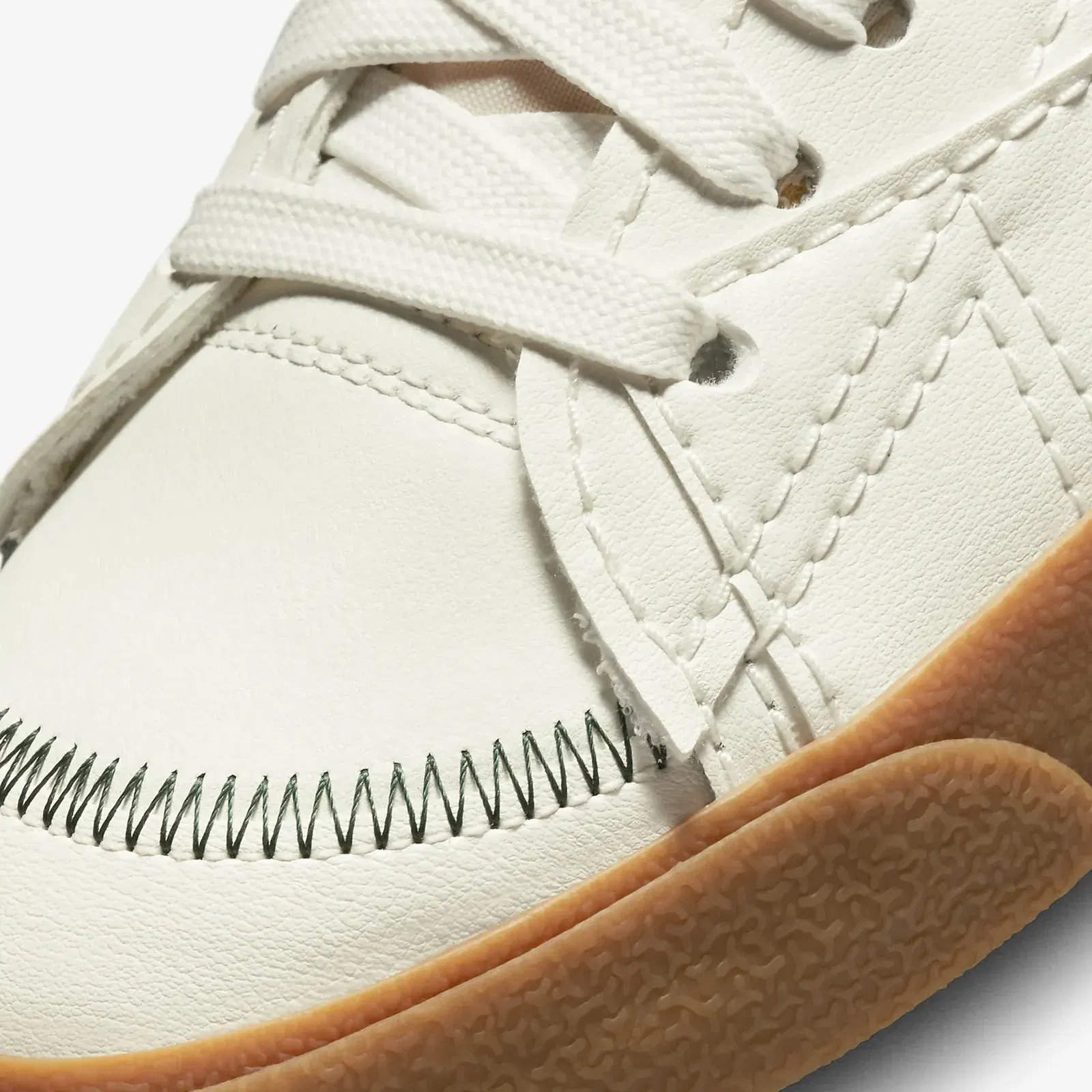 Nike BLAZER LOW '77 JUMBO WNTR { SAIL/PRO GREEN-GUM MED BROWN